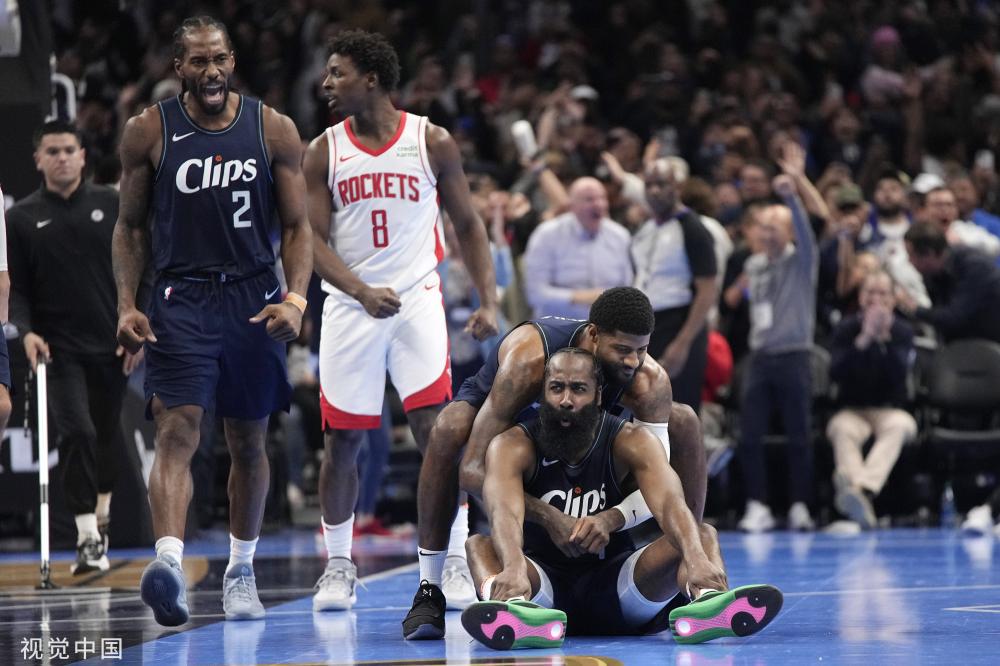 随着她的不 随着她的不