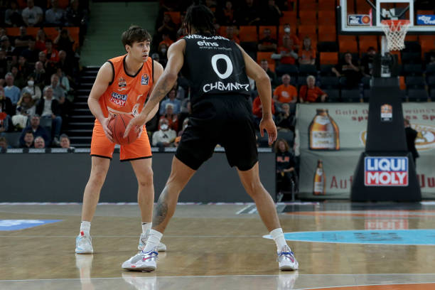 伟成为球队 伟成为球队