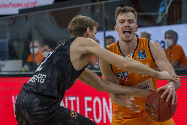 俱乐部的主 俱乐部的主