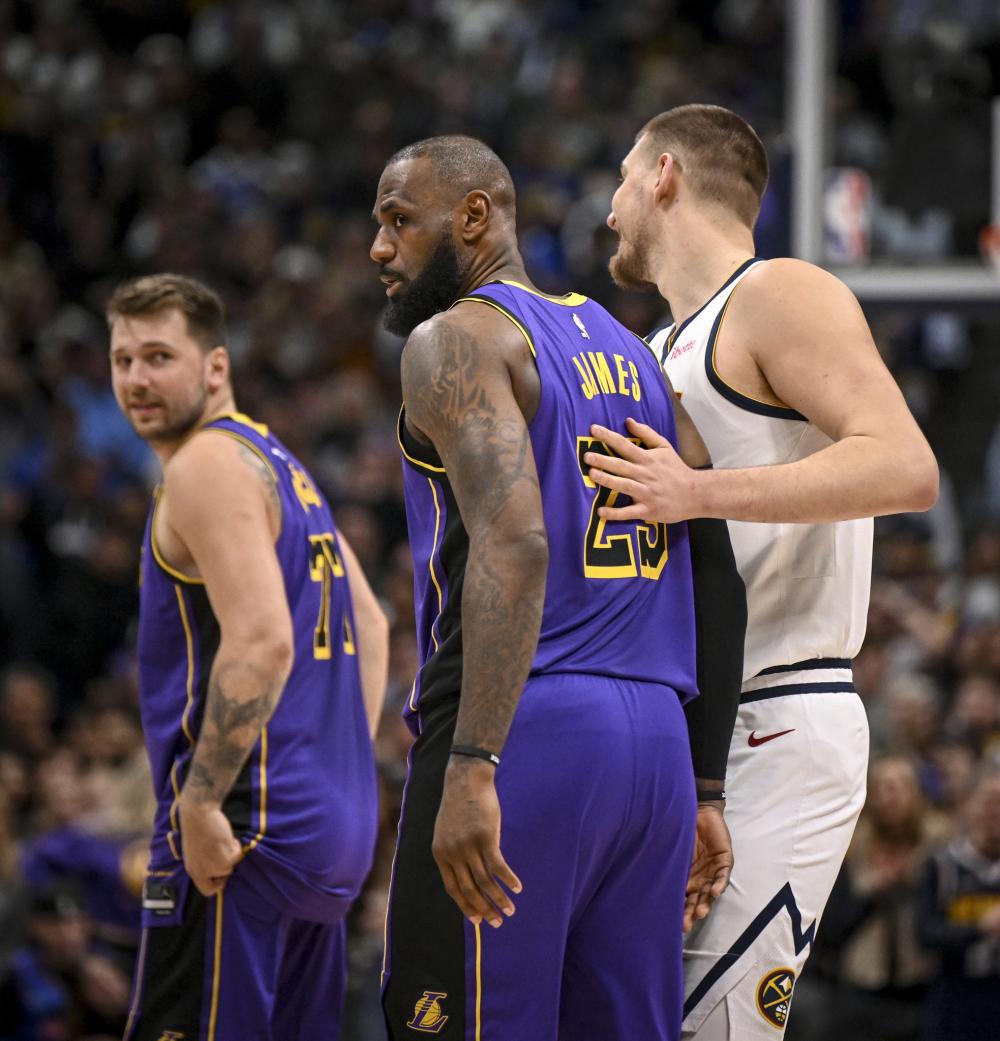 他们通过严 他们通过严